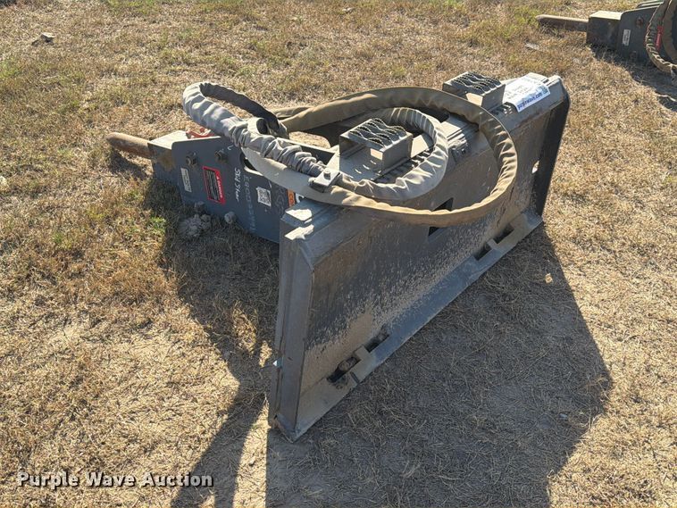 image for item EA7422 2023 Case CH-4M skid steer breaker