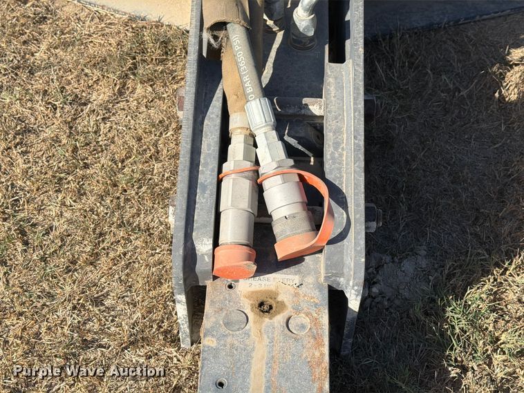 image for item EA7422 2023 Case CH-4M skid steer breaker