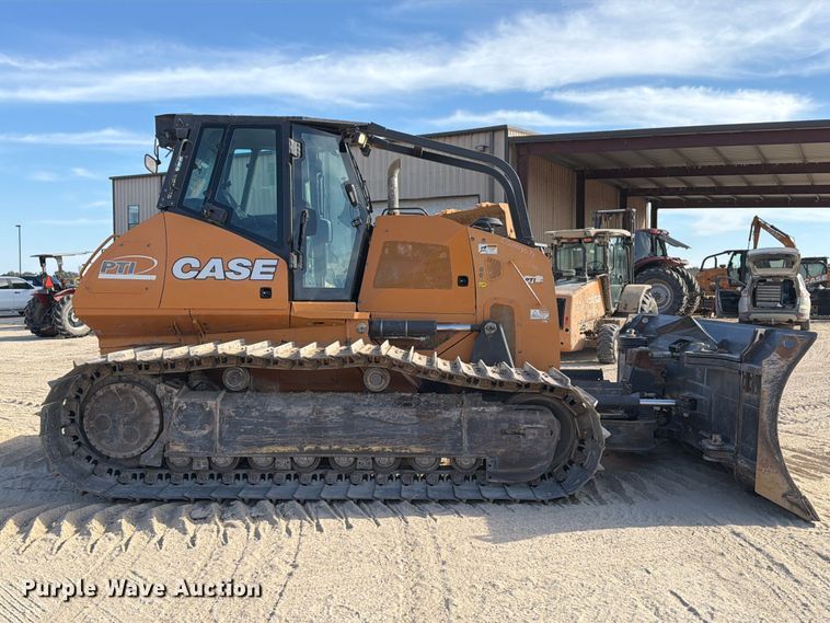 image for item EA7427 2020 Case 2050M dozer