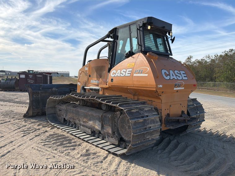 image for item EA7427 2020 Case 2050M dozer