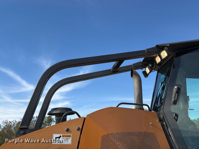 image for item EA7427 2020 Case 2050M dozer