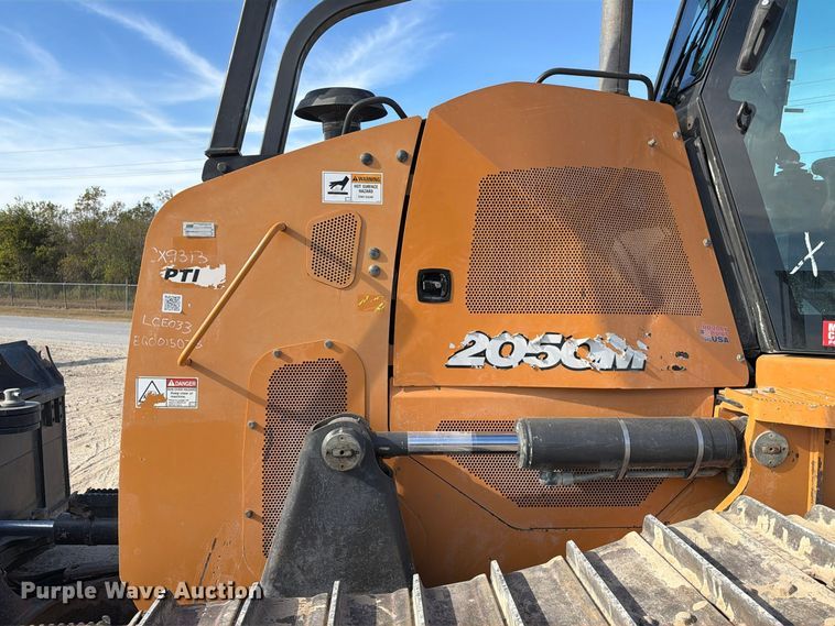 image for item EA7427 2020 Case 2050M dozer