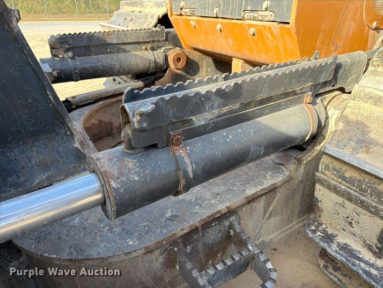 image for item EA7427 2020 Case 2050M dozer