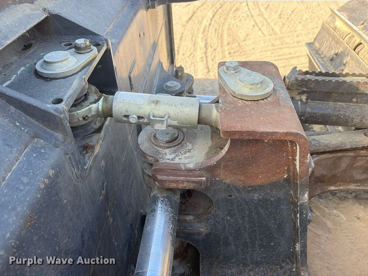 image for item EA7427 2020 Case 2050M dozer