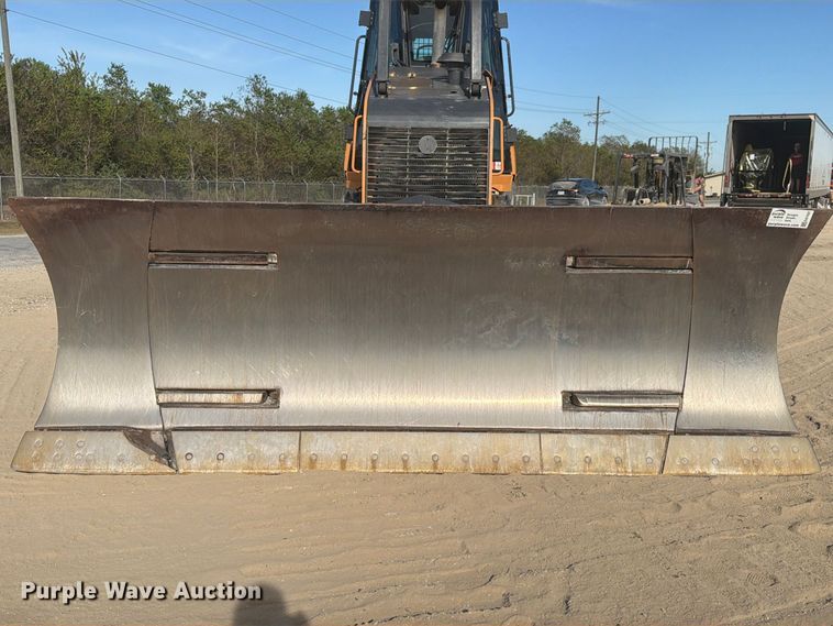 image for item EA7427 2020 Case 2050M dozer