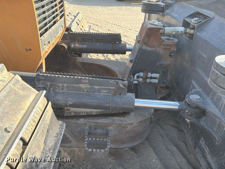 image for item EA7427 2020 Case 2050M dozer