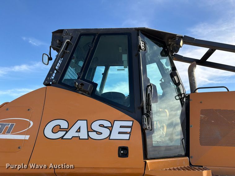 image for item EA7427 2020 Case 2050M dozer
