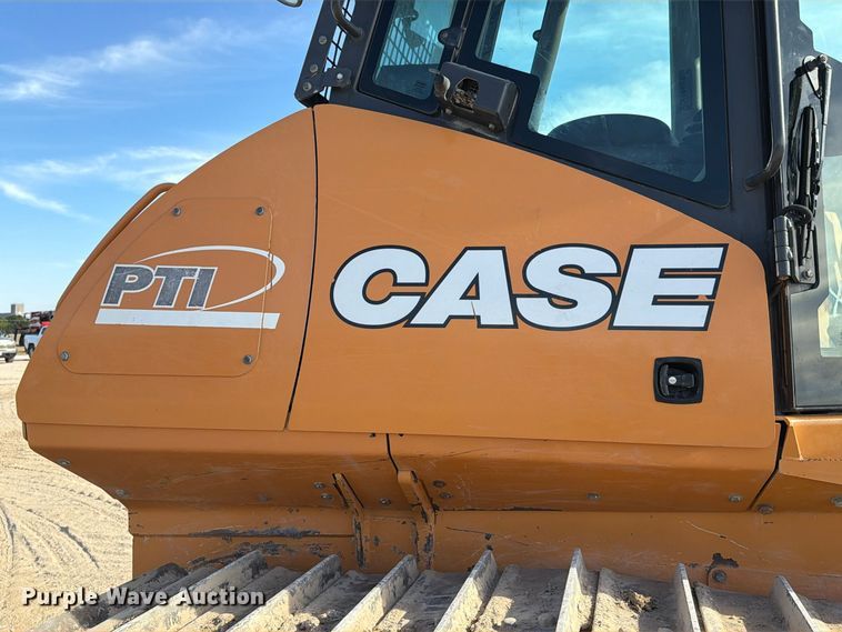 image for item EA7427 2020 Case 2050M dozer