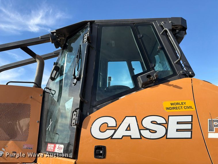 image for item EA7427 2020 Case 2050M dozer