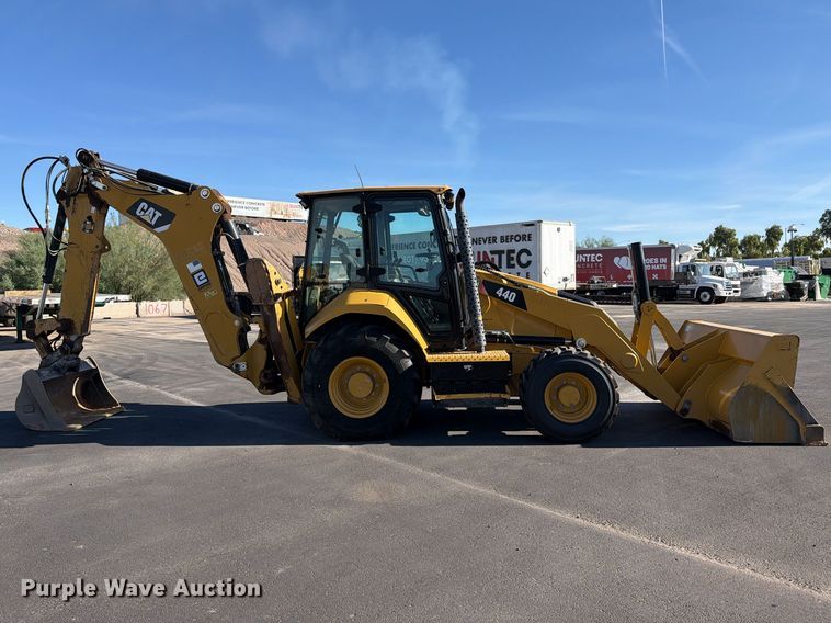 image for item EL2673 2019 Caterpillar 440 backhoe