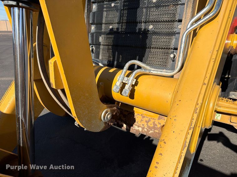 image for item EL2673 2019 Caterpillar 440 backhoe