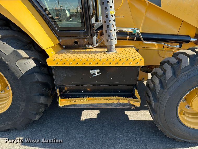 image for item EL2673 2019 Caterpillar 440 backhoe