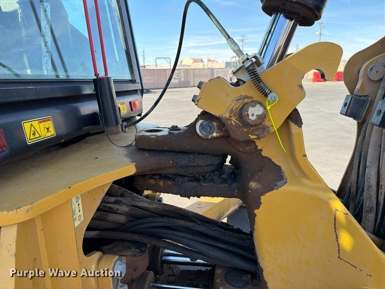 image for item EL2673 2019 Caterpillar 440 backhoe