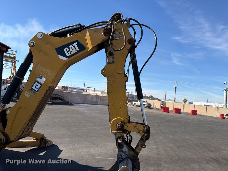 image for item EL2673 2019 Caterpillar 440 backhoe
