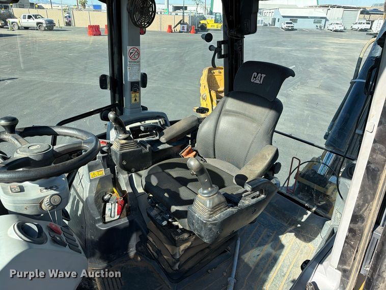 image for item EL2673 2019 Caterpillar 440 backhoe