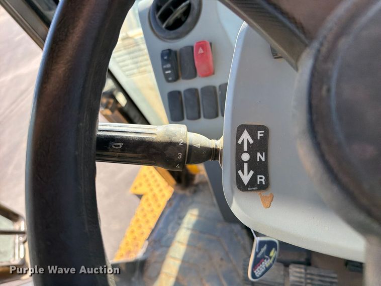image for item EL2673 2019 Caterpillar 440 backhoe