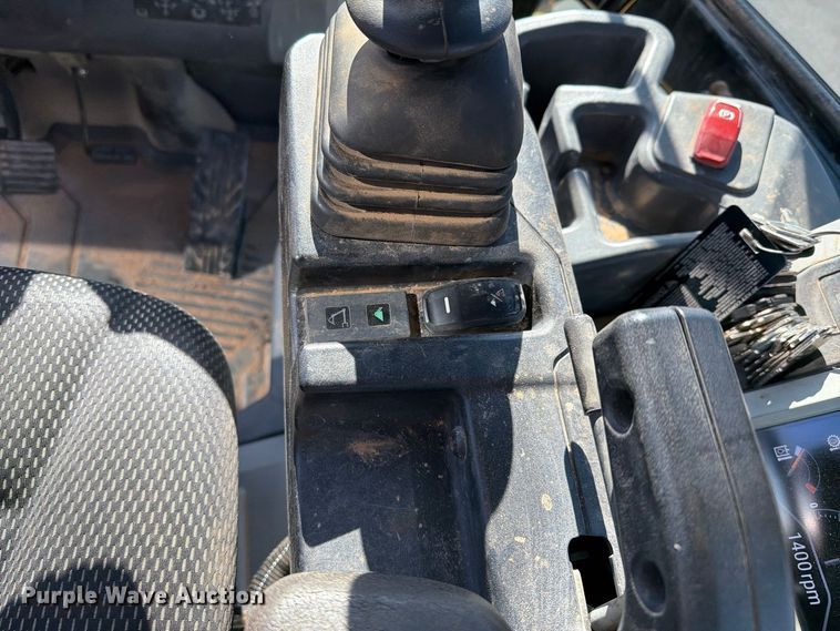 image for item EL2673 2019 Caterpillar 440 backhoe