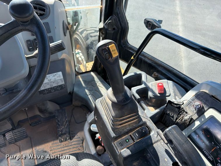 image for item EL2673 2019 Caterpillar 440 backhoe