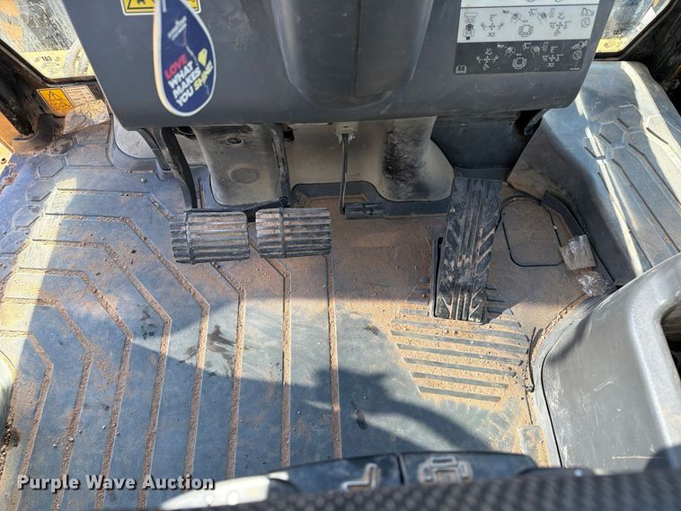 image for item EL2673 2019 Caterpillar 440 backhoe