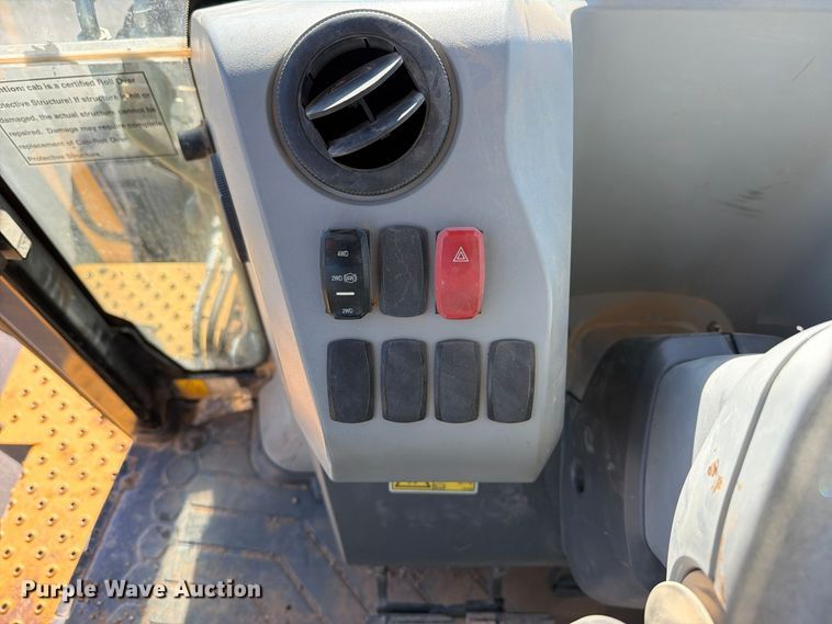 image for item EL2673 2019 Caterpillar 440 backhoe