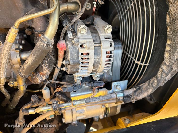 image for item EL2673 2019 Caterpillar 440 backhoe