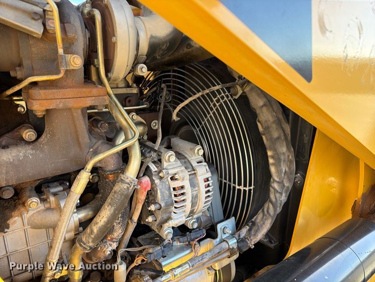 image for item EL2673 2019 Caterpillar 440 backhoe