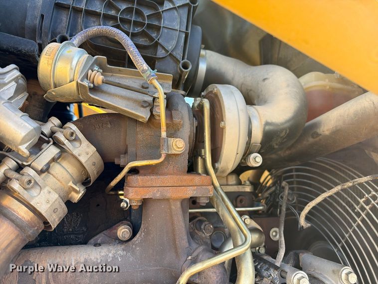 image for item EL2673 2019 Caterpillar 440 backhoe
