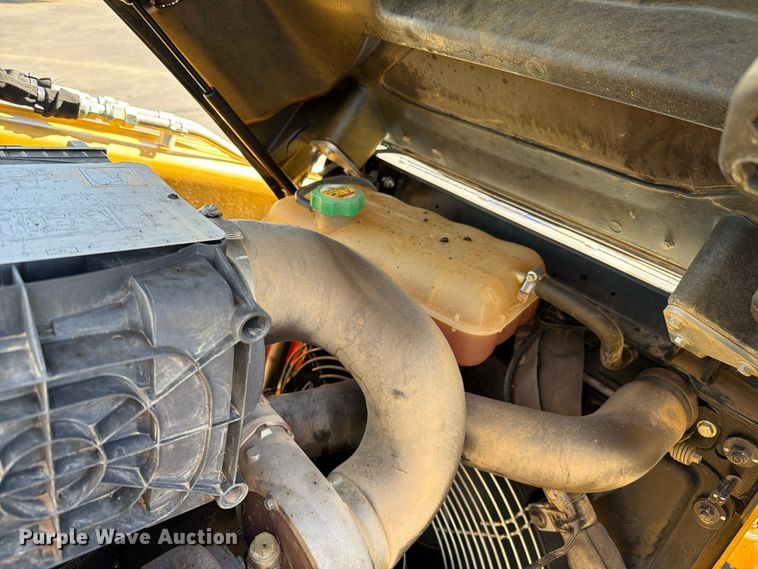 image for item EL2673 2019 Caterpillar 440 backhoe