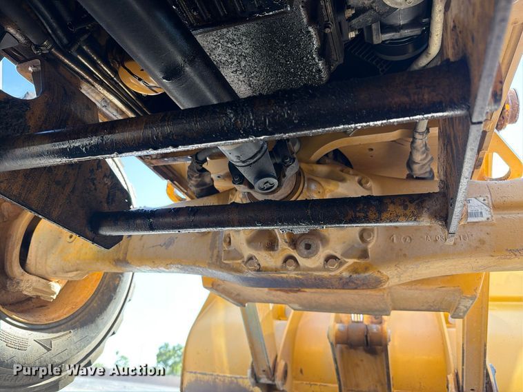 image for item EL2673 2019 Caterpillar 440 backhoe