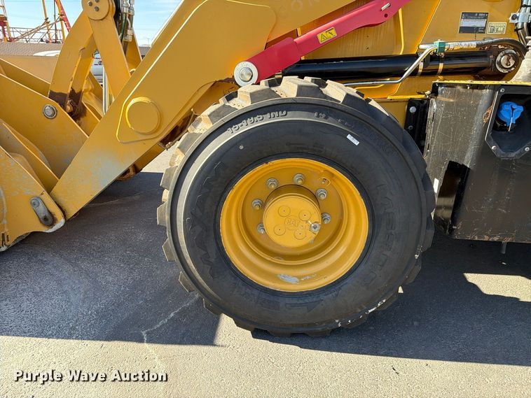 image for item EL2673 2019 Caterpillar 440 backhoe