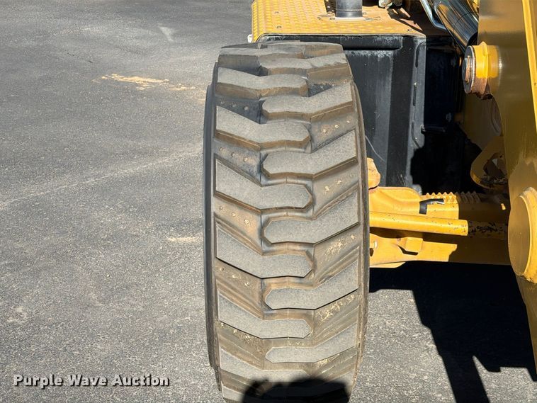 image for item EL2673 2019 Caterpillar 440 backhoe