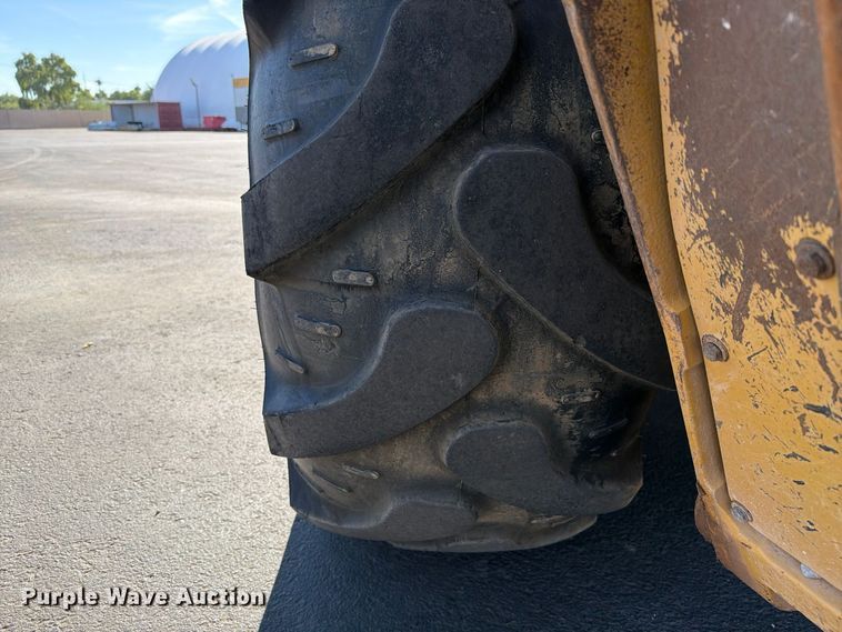 image for item EL2673 2019 Caterpillar 440 backhoe