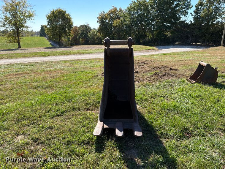 image for item EO8817 Excavator bucket