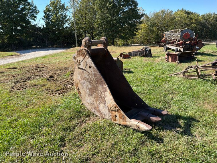 image for item EO8817 Excavator bucket