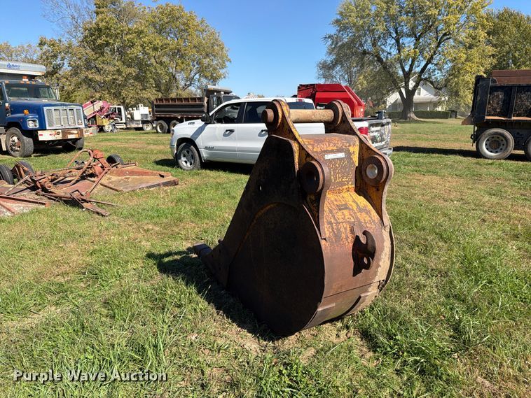 image for item EO8817 Excavator bucket