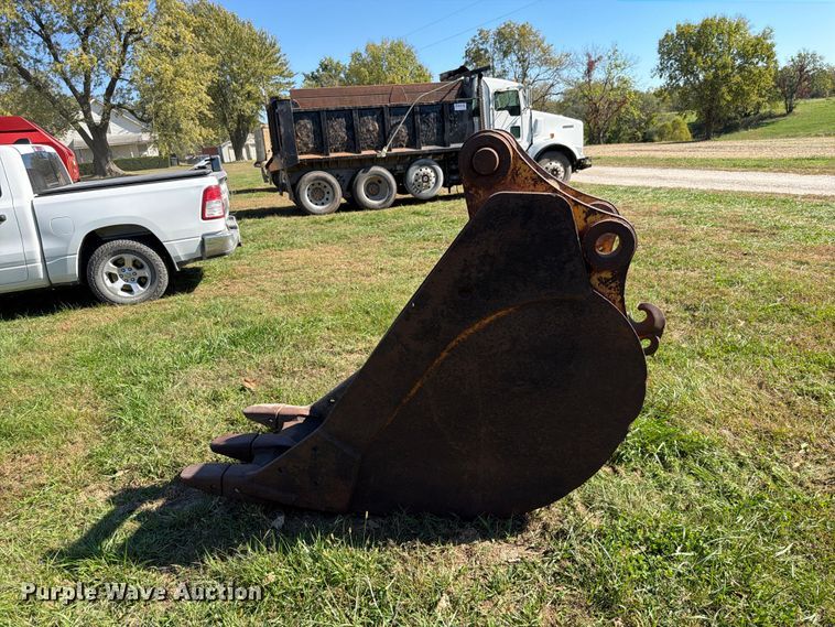 image for item EO8817 Excavator bucket