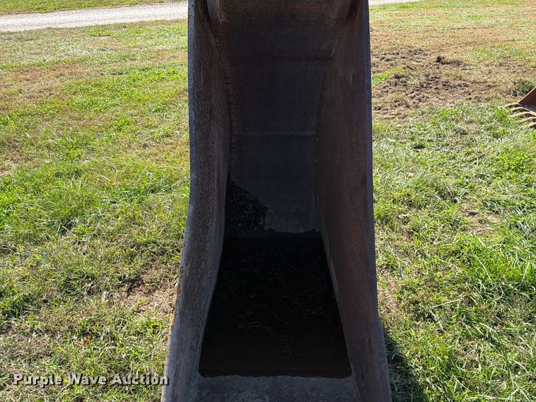image for item EO8817 Excavator bucket