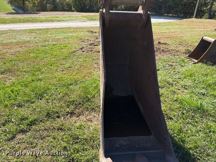 image for item EO8817 Excavator bucket