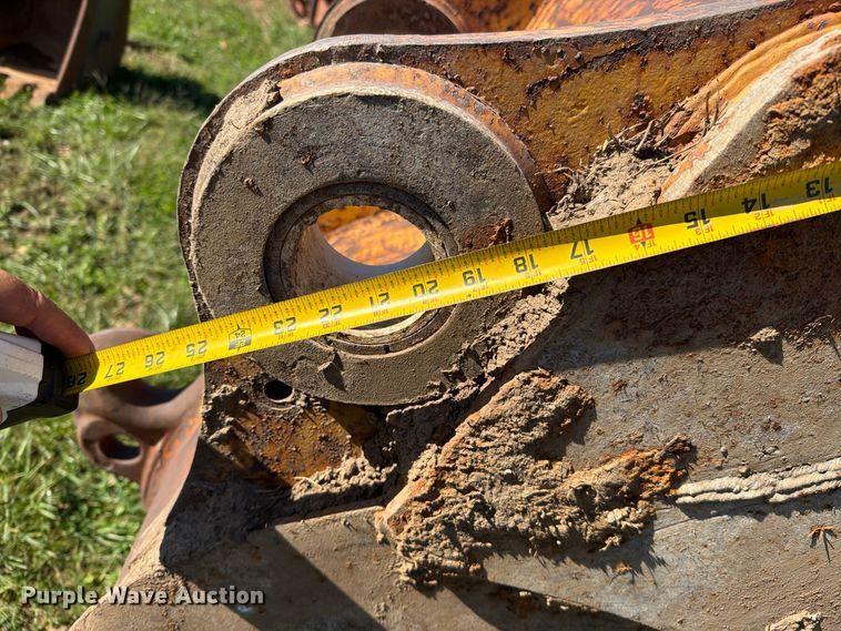 image for item EO8817 Excavator bucket