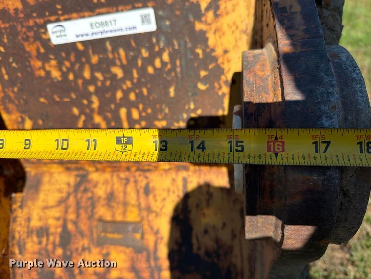 image for item EO8817 Excavator bucket