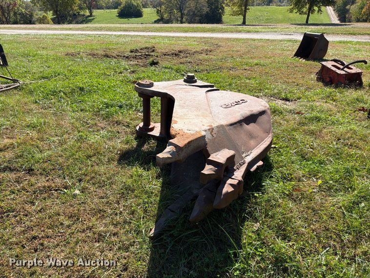 image for item EO8818 Esco excavator bucket