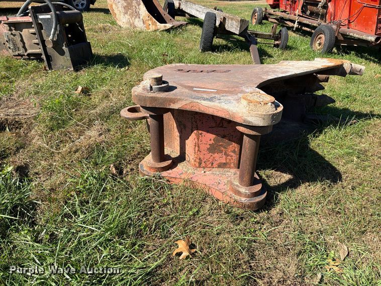 image for item EO8818 Esco excavator bucket