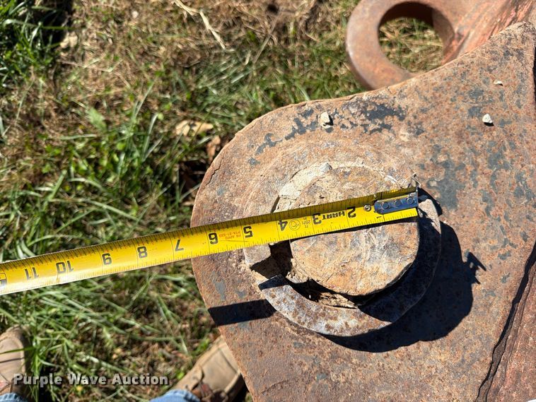 image for item EO8818 Esco excavator bucket