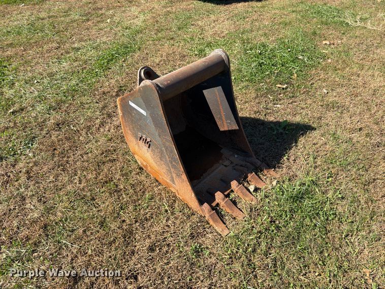 image for item EO8819 TAG excavator bucket