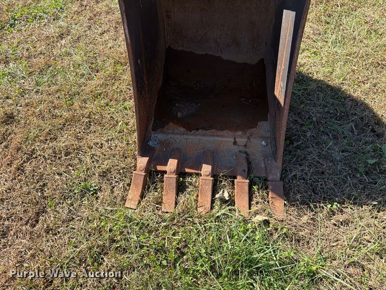 image for item EO8819 TAG excavator bucket