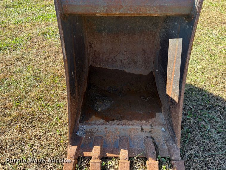 image for item EO8819 TAG excavator bucket