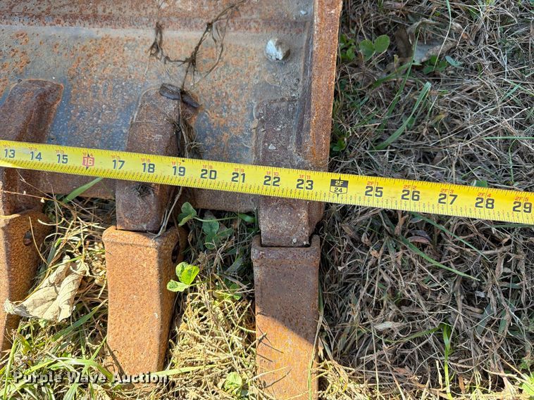 image for item EO8819 TAG excavator bucket