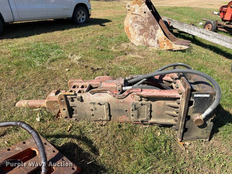 image for item EO8820 NPK breaker