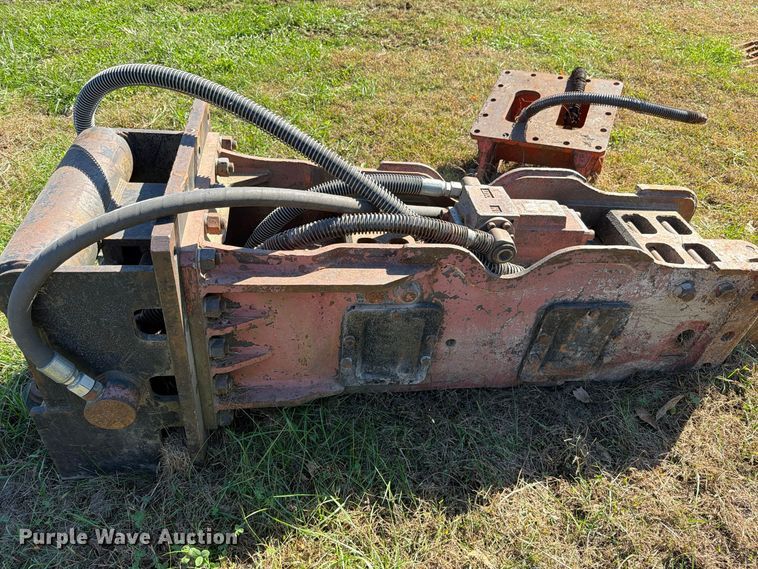 image for item EO8820 NPK breaker
