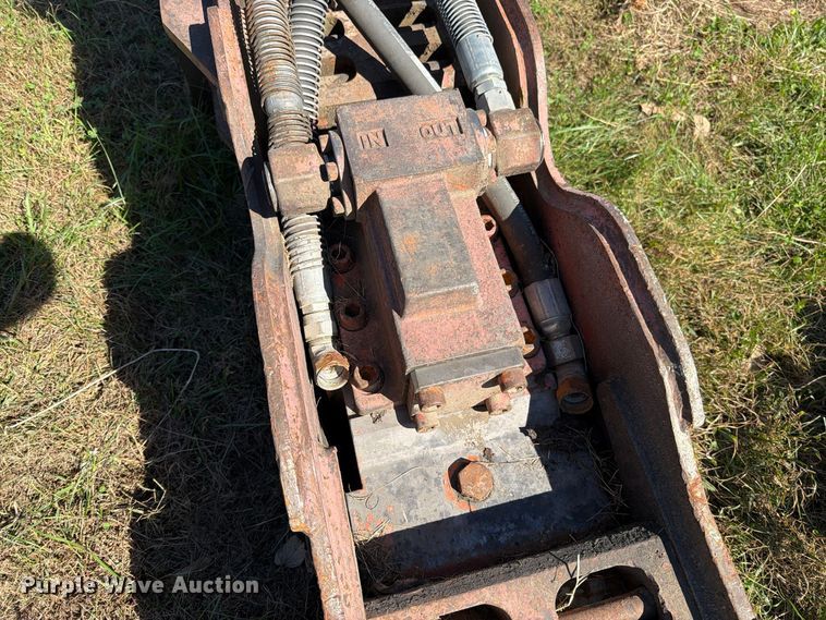 image for item EO8820 NPK breaker